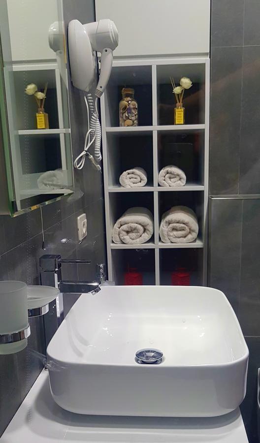 Fleur Apartment Tirana Buitenkant foto
