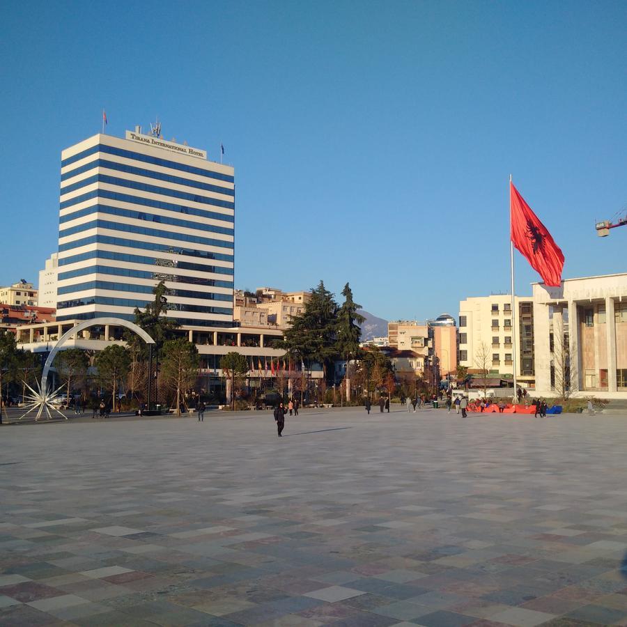 Fleur Apartment Tirana Buitenkant foto